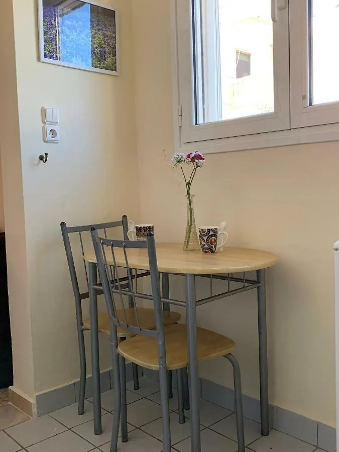 Cozy One-Bedroom Apartment In Halepa, Chania Χανιά